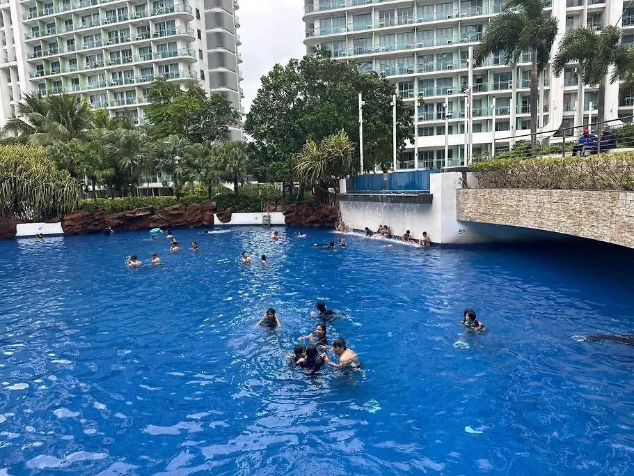 Apartment 1Br Beach Club Pool View Suite At Azure-Maui Manila Philippines