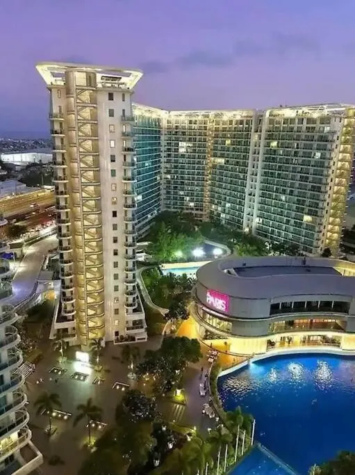 1Br Beach Club Pool View Suite At Azure-Maui Manila 0*,