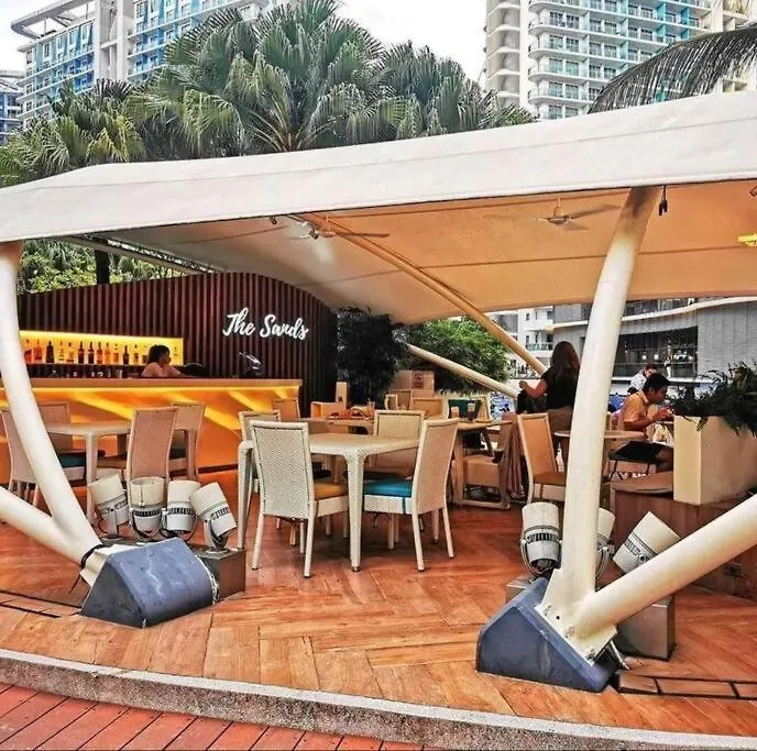 1Br Beach Club Pool View Suite At Azure-Maui Manila Philippines