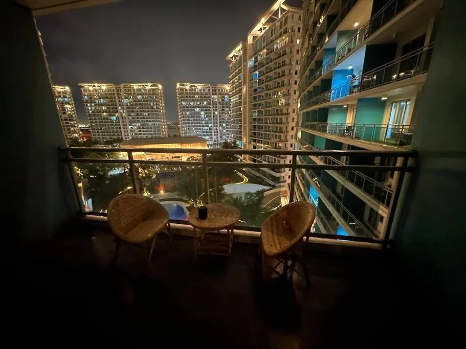 1Br Beach Club Pool View Suite At Azure-Maui Manila 0*,