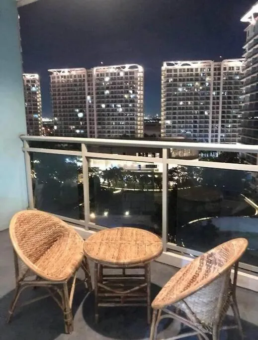 1Br Beach Club Pool View Suite At Azure-Maui Manila Apartment