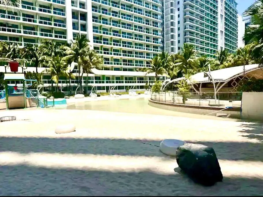1Br Beach Club Pool View Suite At Azure-Maui Manila 0*,